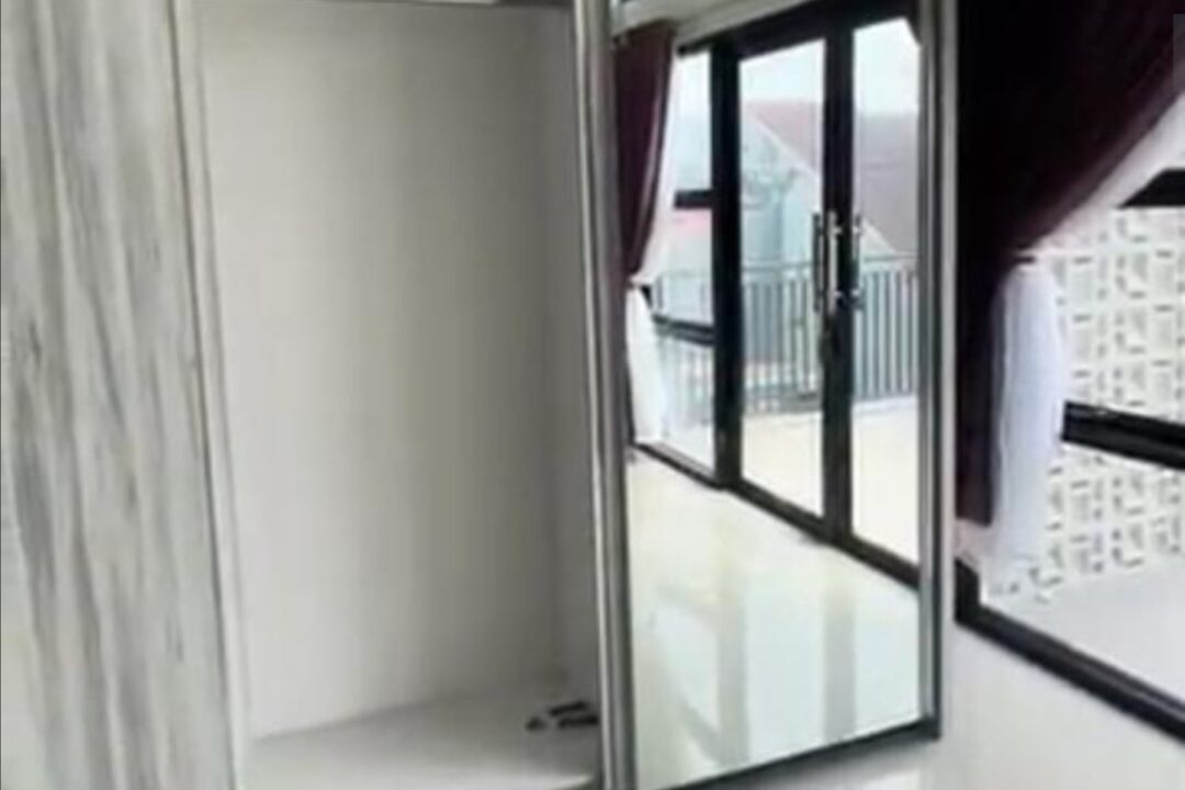 1000278574