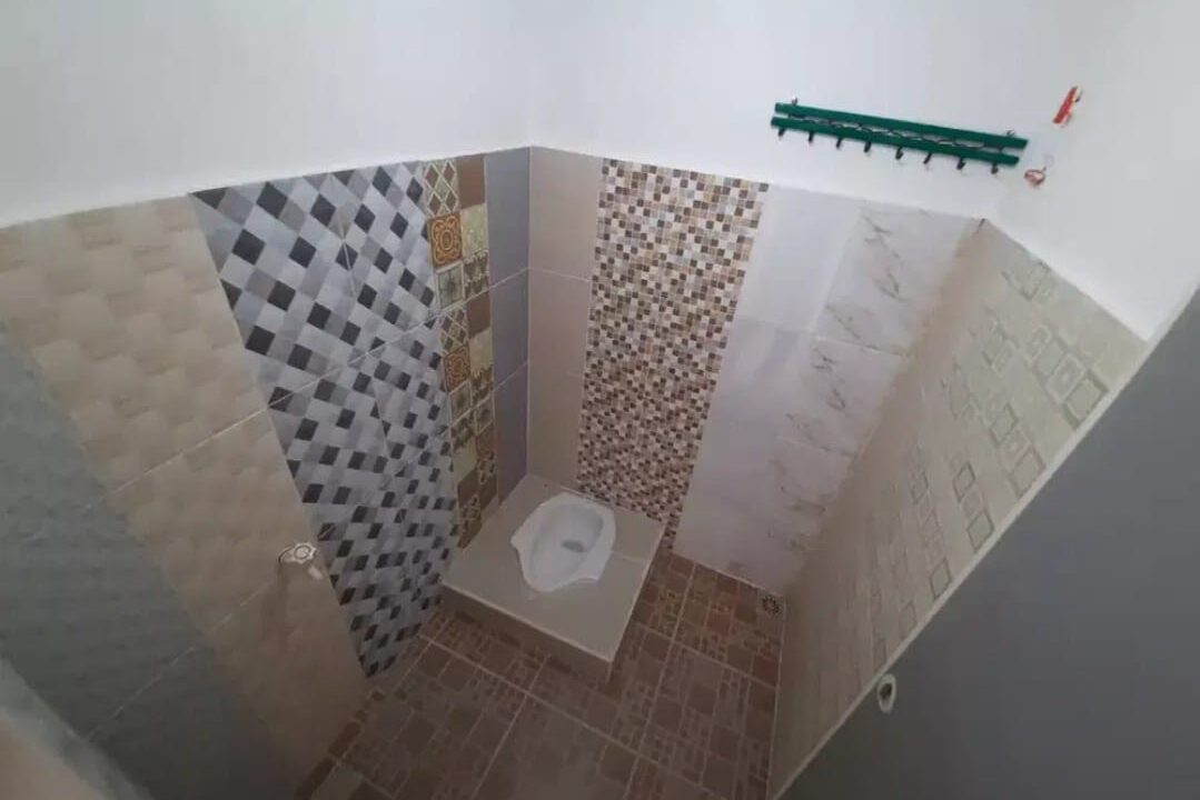 1000752879